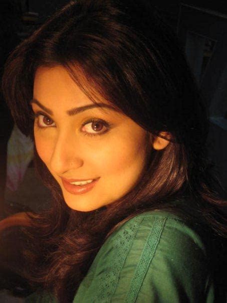 Ayesha Khan (born 13 September 2002) is an Indian actress, model and influencer from Mumbai known for participating in reality show Bigg Boss Season 17. Ayesha debuted as junior artist in Television show 'Kasauti Zindagi Kay' Ayesha Khan was seen in Television show Baalveer Returns and in Telugu language drama film named 'Mukhachitram'. She …